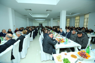 Binəqədi Rayon İcra Hakimiyyətinin təşkilatçılığı ilə Heydər Məscidində xalqımızın Ümummilli Lideri Heydər Əliyevin əziz xatirəsinə ehsan süfrəsi təşkil olundu