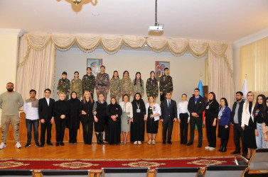 Binəqədi rayonu 135 nömrəli tam orta məktəbdə 8 Noyabr - Zəfər gününə həsr edilmiş “Qəhrəmanların izi ilə” adlı tədbir keçirildi