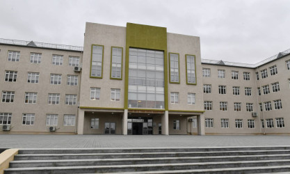 Azərbaycan Respublikasının Prezidenti İlham Əliyev Bakının Binəqədi rayonunda yeni inşa olunan 335 nömrəli tam orta məktəbin açılışında iştirak edib.