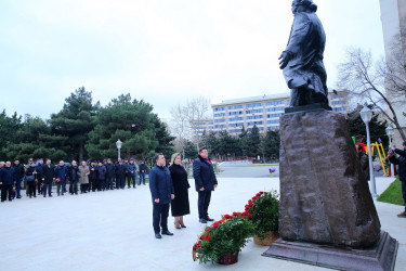 Binəqədi rayonunda dahi rumın bəstəkarı Corce Eneskunun adını daşıyan parkda Rumıniyanın Milli Mədəniyyət Gününə həsr olunmuş tədbir keçirildi