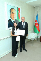 “Şəhərsalma və Memarlıq İli” çərçivəsində 2025-2026-cı tədris ilində ali təhsil müəssisələrinə tələbə qəbulu imtahanında Binəqədi rayonu üzrə yüksək nəticə göstərən gənclərlə  görüş keçirildi