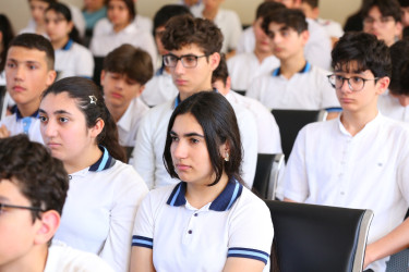 Binəqədi rayonu 246 nömrəli məktəb-liseydə "Narkotiksiz gələcək naminə” mövzusunda görüş keçirildi