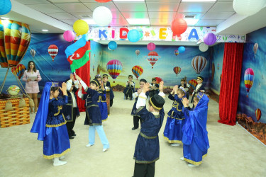 “Kids Era” körpələr evi-uşaq bağçasında 1 iyun - “Uşaqların Beynəlxalq Müdafiəsi Günü”nə həsr edilmiş “Uşaqlar bizim gələcəyimizdir!” adlı tədbir keçirildi