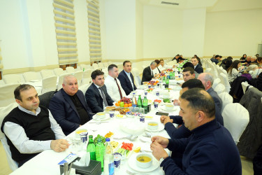 Binəqədi Rayon İcra Hakimiyyəti tərəfindən müqəddəs Ramazan ayı münasibətilə iftar süfrəsi təşkil edildi