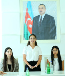 “Şəhərsalma və Memarlıq İli” çərçivəsində 2025-2026-cı tədris ilində ali təhsil müəssisələrinə tələbə qəbulu imtahanında Binəqədi rayonu üzrə yüksək nəticə göstərən gənclərlə  görüş keçirildi