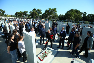 27 Sentyabr Anım Günü ilə əlaqədar ölkəmizin hər yerində olduğu kimi Binəqədi rayonunda da şəhidlərimizin əziz xatirəsi böyük ehtiramla yad edildi