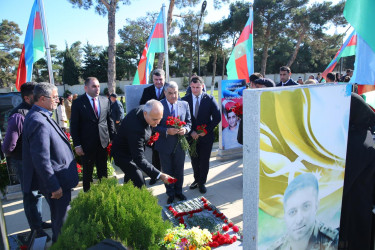 Binəqədi rayonunda 8 Noyabr - “Zəfər Günü” ilə əlaqədar şəhidlərimizin əziz xatirəsi böyük ehtiramla yad edildi