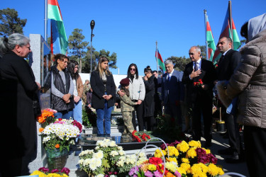 Binəqədi rayonunda 8 Noyabr - “Zəfər Günü” ilə əlaqədar şəhidlərimizin əziz xatirəsi böyük ehtiramla yad edildi