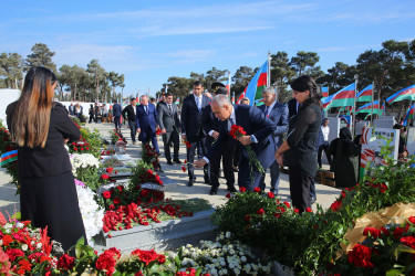 27 Sentyabr - “Anım Günü” ilə əlaqədar ölkəmizin hər yerində olduğu kimi Binəqədi rayonunda da şəhidlərimizin əziz xatirəsi böyük ehtiramla yad edildi