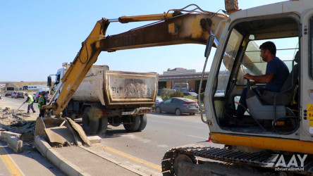 Bakı-Şamaxı-Yevlax avtomobil yolunun 20-23-cü km-lik hissəsində təmir işləri aparılır