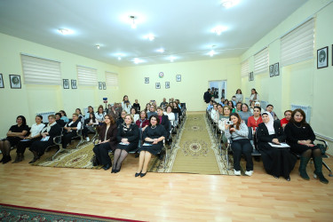 Binəqədi rayonu 30 № li tam orta məktəbin şagirdlərinin ifasında Azərbaycan bəstəkarı, Şərqdə ilk operanın yaradıcısı, böyük musiqişünas-alim Üzeyir Hacıbəylinin anadan olmasının 140 illik yubileyinə həsr olunmuş “O olmasın, bu olsun” operettası səhnələşdirildi