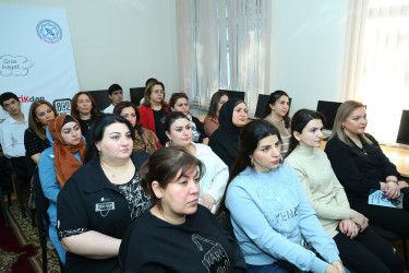 Binəqədi rayonu 283 № li tam orta məktəbdə valideynlərin iştirakı ilə “Narkomanlığa qarşı mübarizədə ailələrin rolu” mövzusunda maarifləndirici görüş keçirildi