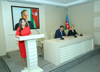 23 iyun 2025-ci il tarixində Binəqədi Rayon İcra Hakimiyyətinin inzibati binasında “23 İyun – Dövlət Qulluqçularının Peşə Bayramı" münasibətilə tədbir keçirildi