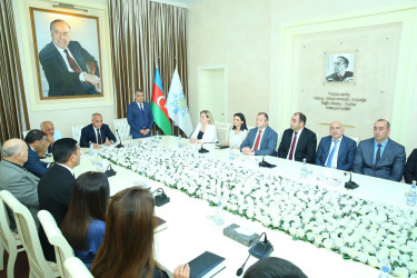 “Konstitusiya və Suverenlik İli” çərçivəsində ümummilli lider Heydər Əliyevin Azərbaycanda ilk dəfə siyasi hakimiyyətə gəlişinə həsr olunmuş “14 iyul 1969-cu il: Tərəqqi yolunun başlanğıcı” mövzusunda tədbir keçirildi