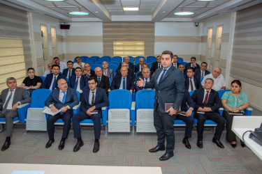 Binəqədi Rayon İcra Hakimiyyətində mövcud hava şəraiti ilə əlaqədar əhali arasında narahatlığa səbəb olan problemlərin operativ həlli məqsədi ilə qurumlar arasında koordinasiyanın daha operativ təşkili ilə bağlı müşavirə keçirildi