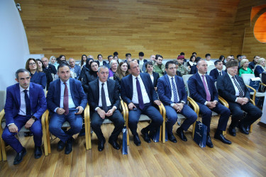 "İdrak” liseyində "Konstutsiya və Suverenlik ili" çərçivəsində “ 8 Noyabr-Zəfər Gününün beşinci ildönümünə həsr olunmuş "Zəfərin qəhrəmanları: şəhidlər və qazilər" adlı tədbir təşkil olundu