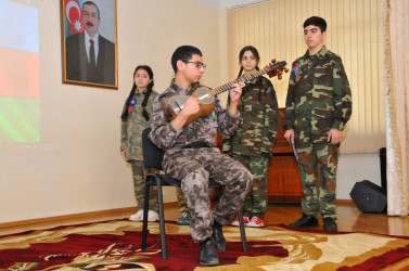 Binəqədi rayonu 135 nömrəli tam orta məktəbdə 8 Noyabr - Zəfər gününə həsr edilmiş “Qəhrəmanların izi ilə” adlı tədbir keçirildi