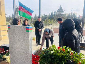 Şəhid Hacıyev Toğrul Rüfət oğlunun doğum günü ilə əlaqədar məzarı ziyarət olundu