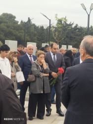 Şəhid Şükürov Anar Mehman oğlunun şəhadətinin ildönümü ilə əlaqədar məzarı ziyarət olundu