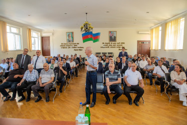 14 avqust 2025-ci il tarixində Binəqədi Rayon İcra Hakimiyyətinin başçısı Elxan Allahverdiyevin 7-ci mikrorayon sakinləri ilə səyyar qəbulu keçirildi