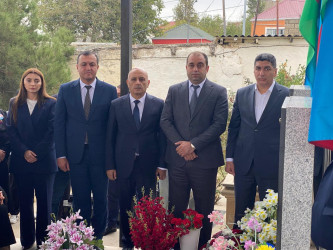Şəhid Nəcəfov Cəmil Nəcəf oğlunun şəhadətinin ildönümü ilə əlaqədar məzarı ziyarət olundu