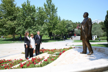 Binəqədi rayonunda “Konstitusiya və Suverenlik İli” çərçivəsində “Qərbi Azərbaycan İrsi: Ermənistanda azərbaycanlılara məxsus qəbiristanlıqların sistemli qaydada dağıdılmasının nəticələri və beynəlxalq hüquqi məsuliyyətə dair” hesabat və materiallar kitabının I cildinin təqdimat mərasimi keçirildi