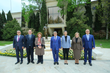YAP Binəqədi rayon təşkilatı Ümummilli lider Heydər Əliyevin anadan olmasının 103-cü ildönümünə həsr olunmuş “Ulu öndərin tarixi missiyası – zəfərə aparan yol” adlı tədbir keçirdi