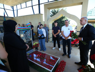 27 Sentyabr Anım Günü ilə əlaqədar ölkəmizin hər yerində olduğu kimi Binəqədi rayonunda da şəhidlərimizin əziz xatirəsi böyük ehtiramla yad edildi