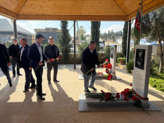 Şəhid Paşazadə Cavid Telman oğlunun şəhadətinin ildönümü ilə əlaqədar məzarı ziyarət olundu