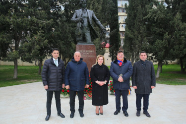 Binəqədi rayonunda dahi rumın bəstəkarı Corce Eneskunun adını daşıyan parkda Rumıniyanın Milli Mədəniyyət Gününə həsr olunmuş tədbir keçirildi