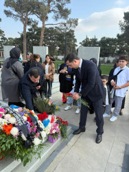 Şəhid Əzizov Elçin Əvəz oğlunun şəhadətinin ildönümü ilə əlaqədar məzarı ziyarət olundu