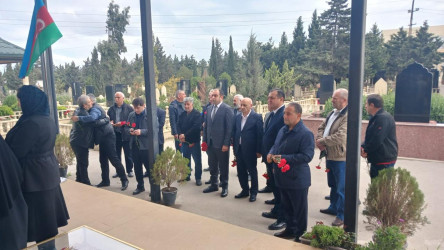 Şəhid Ağayev Rəşad Rövşən oğlunun şəhadətinin ildönümü ilə əlaqədar məzarı ziyarət olundu