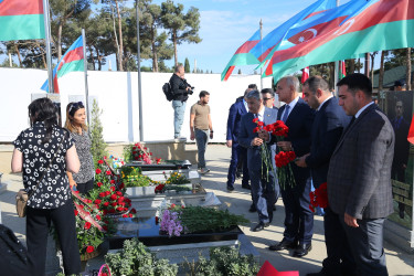 27 Sentyabr - “Anım Günü” ilə əlaqədar ölkəmizin hər yerində olduğu kimi Binəqədi rayonunda da şəhidlərimizin əziz xatirəsi böyük ehtiramla yad edildi