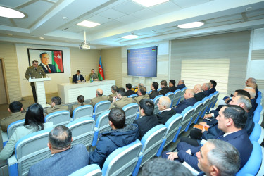 “Binəqədi rayonunda 2025-ci ildə Mülki müdafiə sahəsində görülmüş işlərin yekunları və 2026-cı ildə qarşıda duran vəzifələr” və “Yanğın təhlükəsizliyinin təmin olunmasında Fövqəladə Hallar Nazirliyi, yerli icra hakimiyyəti və özünüidarəetmə orqanlarının birgə fəaliyyəti” mövzusunda rayon müşavirəsi keçirildi