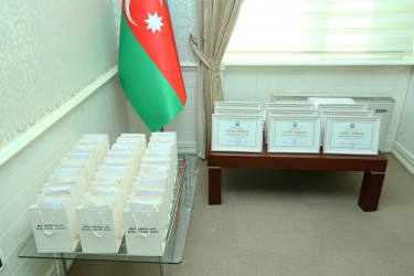 “Şəhərsalma və Memarlıq İli” çərçivəsində 2025-2026-cı tədris ilində ali təhsil müəssisələrinə tələbə qəbulu imtahanında Binəqədi rayonu üzrə yüksək nəticə göstərən gənclərlə  görüş keçirildi