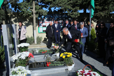 Binəqədi rayonunda 8 Noyabr - “Zəfər Günü” ilə əlaqədar şəhidlərimizin əziz xatirəsi böyük ehtiramla yad edildi