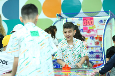 Binəqədi Rayon İcra Hakimiyyəti və Biləcəri qəsəbə Bələdiyyəsinin təşkilatçılığı ilə Heydər Əliyev adına İdman Sarayı-Konsert Kompleksində 1 İyun-“Uşaqların Beynəlxalq Müdafiəsi Günü”nə həsr olunmuş əyləncəli bayram tədbiri təşkil edildi