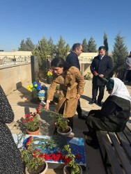Şəhid Əmirli Əmirşah Səttar oğlunun şəhadətinin ildönümü ilə əlaqədar məzarı ziyarət olundu