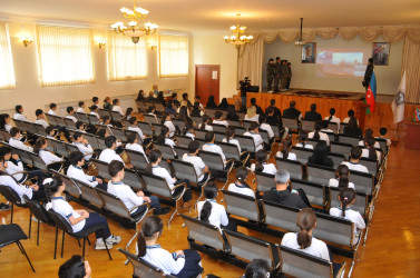 Binəqədi rayonu 135 nömrəli tam orta məktəbdə 8 Noyabr - Zəfər gününə həsr edilmiş “Qəhrəmanların izi ilə” adlı tədbir keçirildi