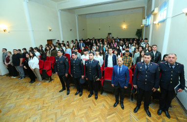Humanitar Kollecdə "Narkotiksiz gələcək naminə” mövzusunda görüş keçirildi