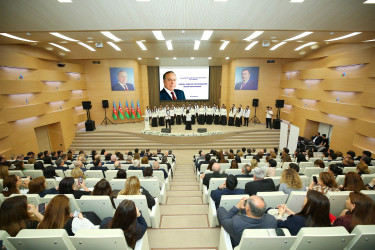 “Şəhərsalma və Memarlıq İli” çərçivəsində Binəqədi rayonunda Ümummilli Lider Heydər Əliyevin anadan olmasının 103-cü ildömümünə həsr olunmuş “TARİXİN, LİDERLİYİN VƏ XİLASKARLIĞIN HEYDƏR ƏLİYEV ZİRVƏSİ" adlı tədbir keçirildi