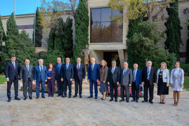 Binəqədi rayonunda Yeni Azərbaycan Partiyasının təsis edilməsinin 33-cü ildönümünə həsr olunmuş “Yeni Azərbaycan Partiyası: Heydər Əliyev dühası və siyasi varislik” mövzusunda tədbir keçirildi