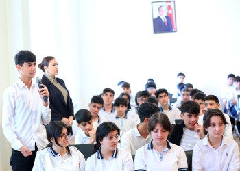 Binəqədi rayonu 182 № li tam orta məktəbdə "Narkotiksiz gələcək naminə!” mövzusunda növbəti maarifləndirici tədbir keçirildi