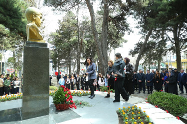 Binəqədi rayonunda Azərbaycan Respublikasının Milli Qəhrəmanı Fərhad Hümbətovun əziz xatirəsinə həsr olunmuş tədbir təşkil edildi