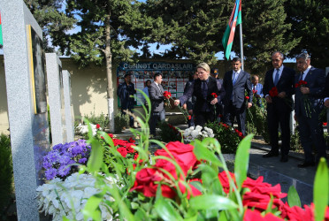 27 Sentyabr - “Anım Günü” ilə əlaqədar ölkəmizin hər yerində olduğu kimi Binəqədi rayonunda da şəhidlərimizin əziz xatirəsi böyük ehtiramla yad edildi