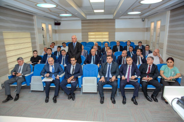 Binəqədi Rayon İcra Hakimiyyətində mövcud hava şəraiti ilə əlaqədar əhali arasında narahatlığa səbəb olan problemlərin operativ həlli məqsədi ilə qurumlar arasında koordinasiyanın daha operativ təşkili ilə bağlı müşavirə keçirildi