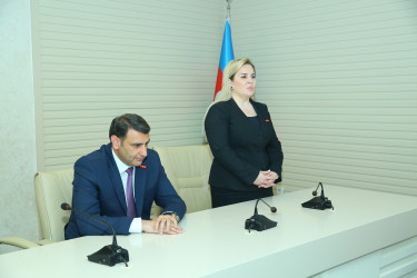 23 iyun 2025-ci il tarixində Binəqədi Rayon İcra Hakimiyyətinin inzibati binasında “23 İyun – Dövlət Qulluqçularının Peşə Bayramı" münasibətilə tədbir keçirildi
