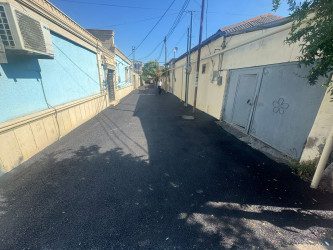 Biləcəri qəsəbəsi, Əhməd Qasımov və Yəhya Hüseynov küçələrinin kəsişməsi, Mehri Məmmədova küçəsində abadlıq işləri çərçivəsində yeni asfalt örtüyü çəkildi