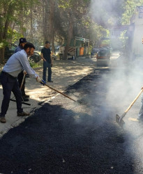 Binəqədi Rayon İcra Hakimiyyəti təşkilatçılığı ilə Azərbaycan Avtomobil Yolları Dövlət Agentliyi tərəfindən rayonun müxtəlif ərazilərində asfaltlama işləri davam etdirilir