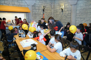 8 Noyabr-“Zəfər Günü” münasibətilə Vətən müharibəsi şəhidlərinin övladlarının iştirakı ilə bayram tədbiri keçirildi